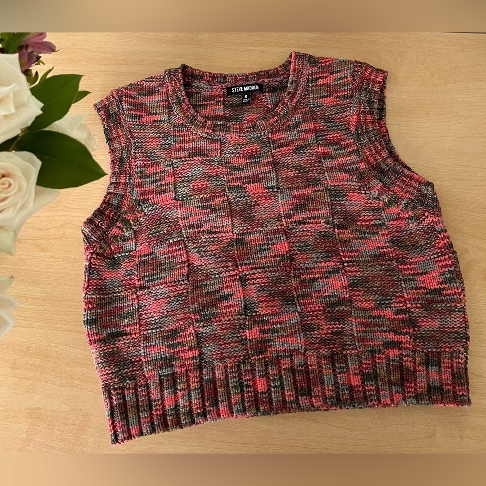 Steve Madden multi colored knitted vest size small